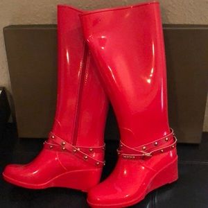 Red Bebe rain boots 👢